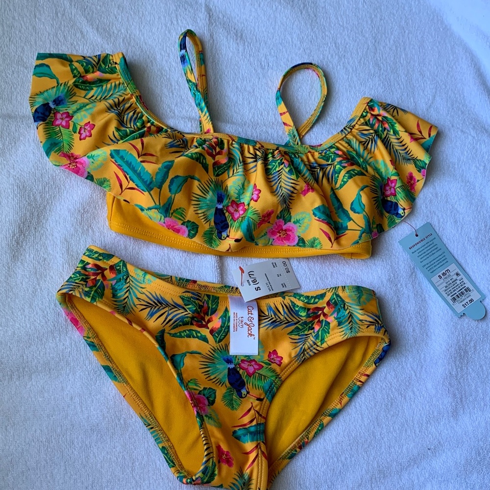 Cat and Jack swimsuit size S 6/7